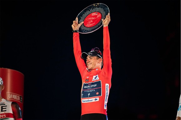 Remco Evenepoel đăng quang Vuelta a Espana 2022  ảnh 3