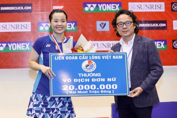 “Đòi nợ” đối thủ toàn thắng mình 3 lần, Nguyễn Thuỳ Linh vô địch giải cầu lông Việt Nam Open ảnh 2