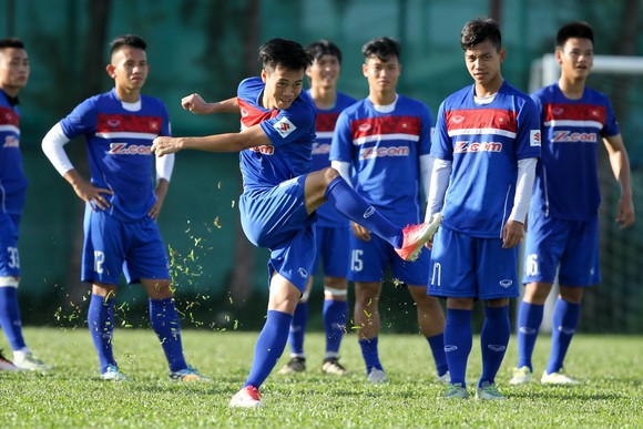Đội U23 Việt Nam hồi hộp chờ đối thủ ở VCK giải châu Á 2018. Ảnh: HOÀNG HÙNG
