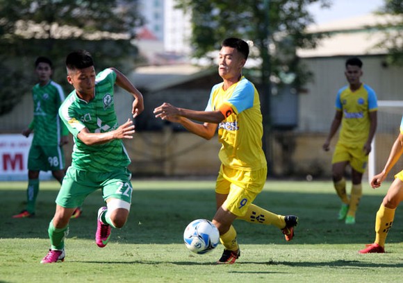 Phù Đổng FC vươn lên ngôi đầu bảng A sau chiến thắng trước Khánh Hòa
