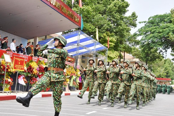 Trung đoàn Gia Định đón nhận Huân chương bảo vệ Tổ quốc Hạng III ảnh 5