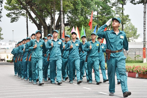 Trung đoàn Gia Định đón nhận Huân chương bảo vệ Tổ quốc Hạng III ảnh 7