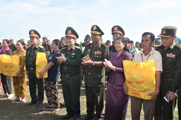 Việt Nam – Campuchia diễn tập cứu hộ, cứu nạn khu vực biên giới đất liền  ​ ảnh 2