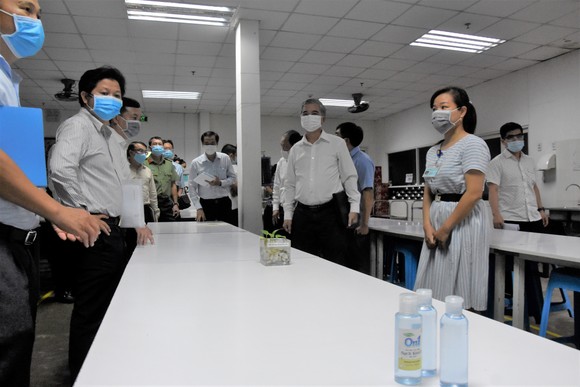 Kiểm tra công tác phòng chống dịch Covid-19 tại quận 12 và huyện Hóc Môn ảnh 5