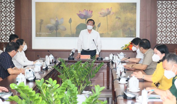 Chủ tịch UBND TPHCM Phan Văn Mãi thăm, động viên lực lượng vũ trang tham gia phòng chống dịch  ảnh 4