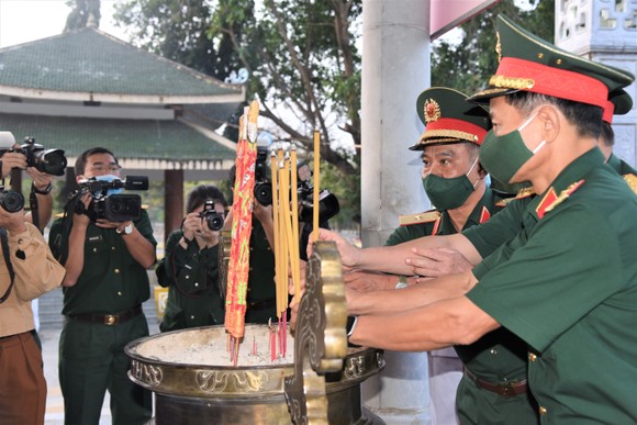 Trưởng ban Tuyên giáo Trung ương Nguyễn Trọng Nghĩa dự các hoạt động 'Xuân chiến sĩ' tại Tây Ninh ảnh 4