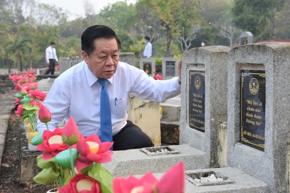 Trưởng ban Tuyên giáo Trung ương Nguyễn Trọng Nghĩa dự các hoạt động 'Xuân chiến sĩ' tại Tây Ninh ảnh 3