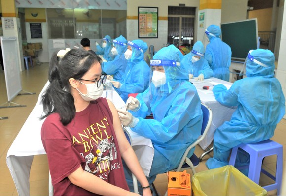 TPHCM triển khai tiêm vaccine Covid-19 mũi 4 ảnh 2
