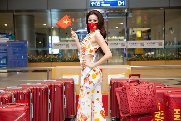 Hoa hậu Khánh Vân chính thức lên đường sang Mỹ chinh phục Miss Universe ảnh 1