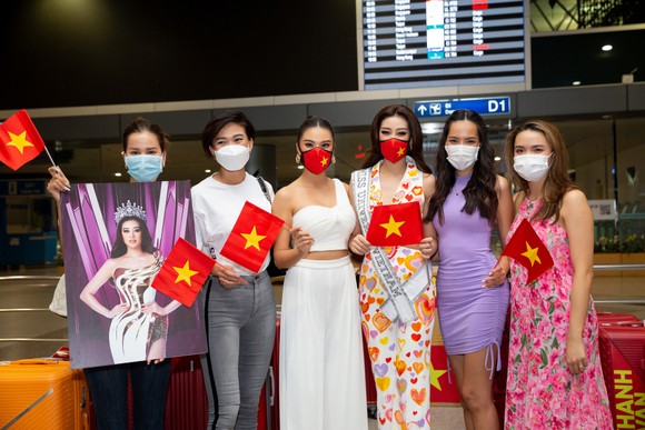 Hoa hậu Khánh Vân chính thức lên đường sang Mỹ chinh phục Miss Universe ảnh 6