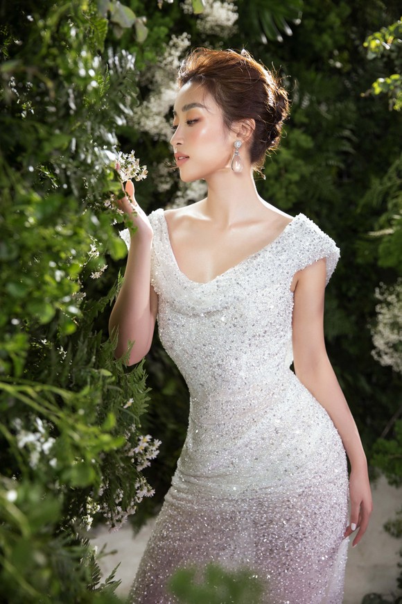 Nhà thiết kế Lê Thanh Hòa lần đầu ra mắt bộ sưu tập váy cưới  ảnh 11