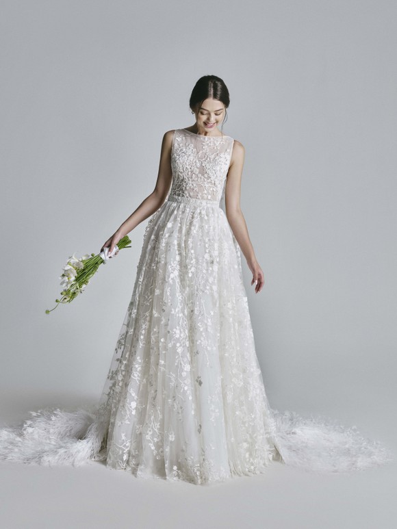 Lê Thanh Hòa ra mắt bộ sưu tập váy cưới  ảnh 9
