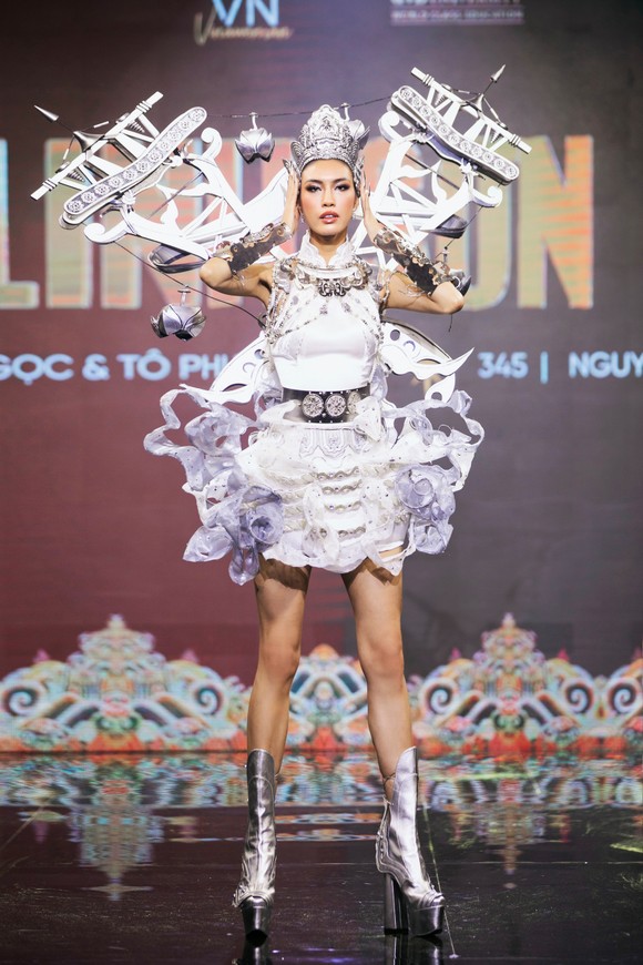 Mãn nhãn đêm trình diễn trang phục dân tộc tôn vinh văn hóa Việt Nam ảnh 6