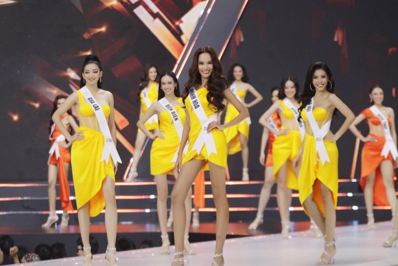 Top 41 Hoa hậu Hoàn vũ Việt Nam 2022 tự tin, tỏa sáng trong đêm bán kết ảnh 4