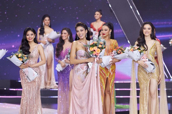 Top 41 Hoa hậu Hoàn vũ Việt Nam 2022 tự tin, tỏa sáng trong đêm bán kết ảnh 14