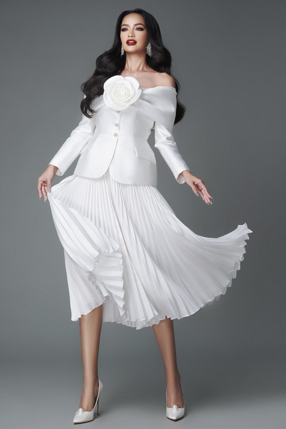 Hoa hậu Ngọc Châu với loạt trang phục sắc trắng của Đỗ Mạnh Cường ảnh 4