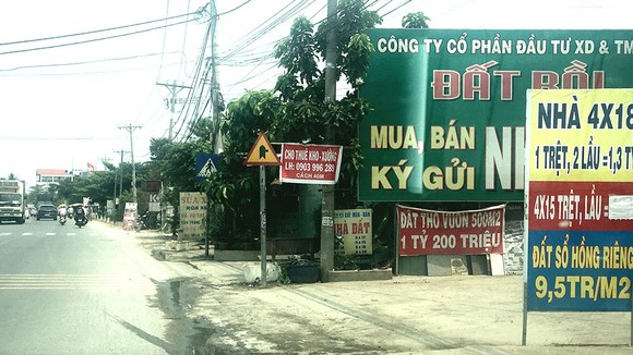 Hàng loạt điểm giao dịch nhà đất trên đường Hà Duy Phiên