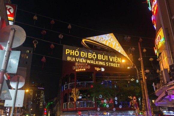 Kinh tế ban đêm - Bài 4: 'Bắt' khách đi ngủ sớm – Điểm yếu của du lịch Việt ảnh 1