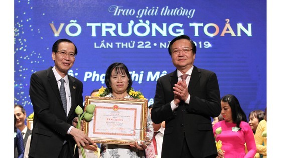 TPHCM vinh danh 50 cán bộ quản lý, giáo viên đạt giải thưởng Võ Trường Toản lần thứ 23 năm 2020 ảnh 1