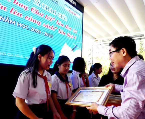 Học sinh trưởng thành hơn qua hai hội thi 'Văn hay chữ tốt' và 'Lớn lên cùng sách' ảnh 1