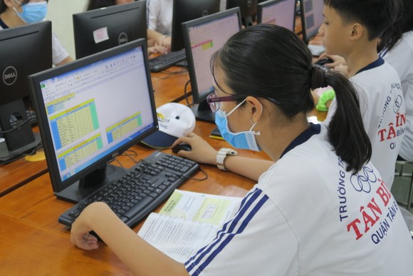 TPHCM: Để dạy, học trực tuyến hiệu quả phải thay đổi tâm lý giáo viên và học sinh ảnh 1