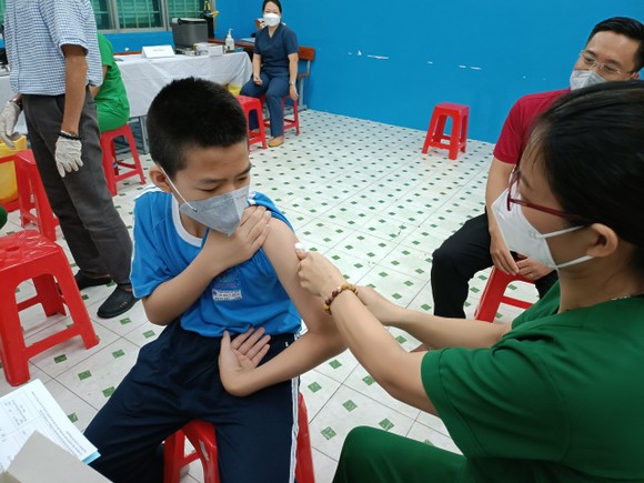 Ngày đầu tiêm vaccine cho trẻ từ 5 đến dưới 12 tuổi: Chú trọng an toàn hơn số lượng ảnh 4