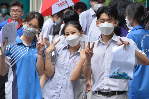 TPHCM: Muôn kiểu dẫn chứng của thí sinh với câu hỏi về 'trách nhiệm của thế hệ trẻ' trong đề thi môn Ngữ văn ảnh 5