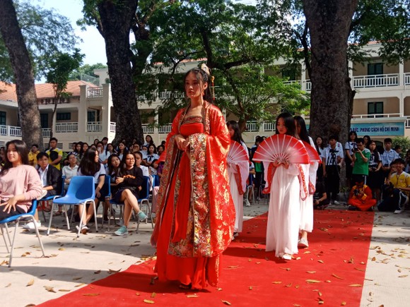 TPHCM triển khai quy trình thực hiện 'Trường tiên tiến, hội nhập quốc tế' theo quy định mới ảnh 1