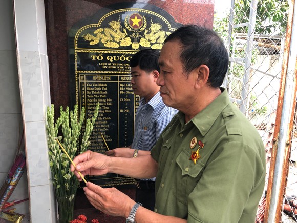 Khánh thành Bia tưởng niệm liệt sĩ Trung đoàn 1 hy sinh trong trận đánh chi khu Ba Càng ảnh 4
