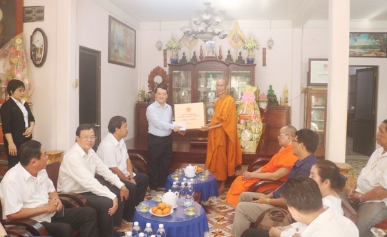 Chủ tịch Trung ương MTTQ Việt Nam chúc tết cổ truyền đồng bào Khmer tại Cần Thơ ảnh 4