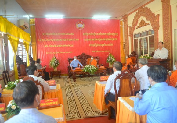 Chủ tịch Trung ương MTTQ Việt Nam chúc tết cổ truyền đồng bào Khmer tại Cần Thơ ảnh 1