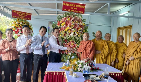 Đồng chí Trần Thanh Mẫn chúc mừng lễ Phật đản tại Cần Thơ, Sóc Trăng ảnh 1
