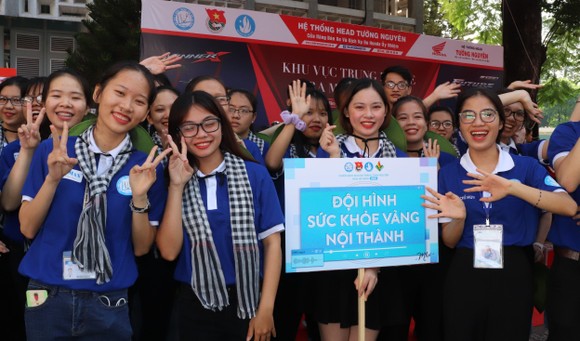 Tuổi trẻ ngành y TPHCM ra quân tình nguyện vì cộng đồng ảnh 1
