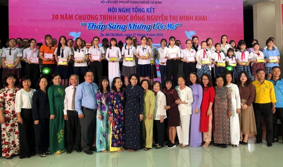Hơn 263.192 suất học bổng Nguyễn Thị Minh Khai tặng nữ sinh ảnh 1