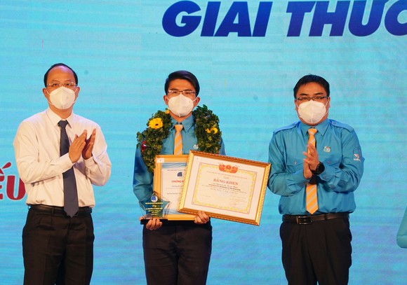 Xây dựng thành phố nghĩa tình từ việc làm nhỏ, có ích của người trẻ ảnh 1