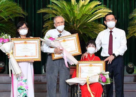 Học Bác giúp thêm niềm tin, bản lĩnh xây dựng và phát triển TPHCM ảnh 5