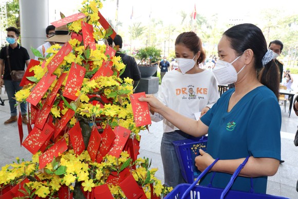 Khai trương 'Siêu thị mini Tết 0 đồng' tại Bệnh viện Quân y 175 ảnh 3