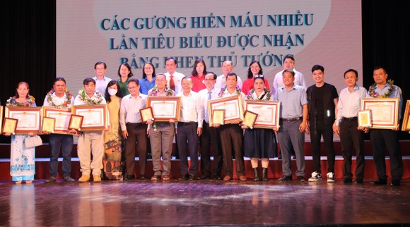 Tri ân người hiến máu gần 100 lần ảnh 2