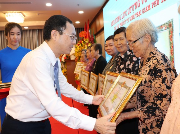 Niềm vui nhận danh hiệu Anh hùng của tập thể nữ tù binh trại giam Phú Tài ảnh 5