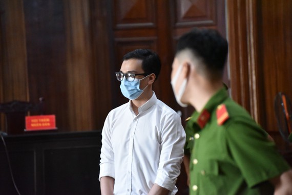 Flight attendant receives two-year probation for spreading dangerous disease ảnh 1
