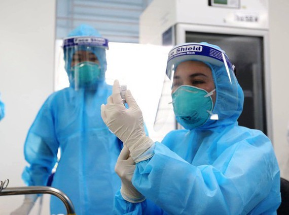 Vietnam enhances safety measures in Covid-19 vaccination drive ảnh 1