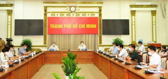 HCMC sees daily coronavirus cases reduce ảnh 1