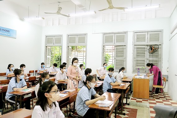 University admission scores predicted high this year ảnh 1