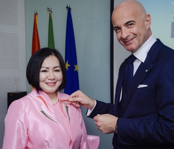 Vietnamese fashion designer becomes ambassador for Italian cuisine ảnh 1