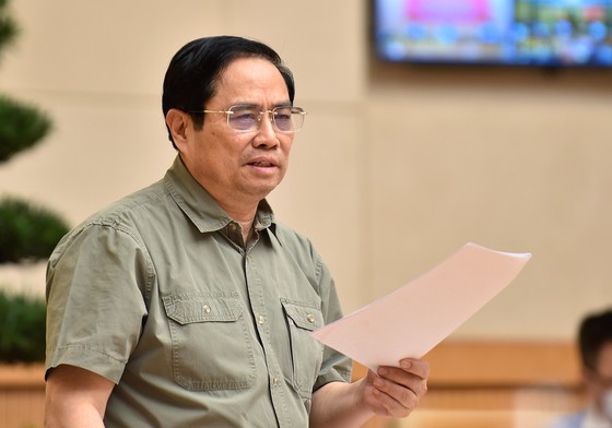 PM warns against hastiness in reopening after lockdown ảnh 1