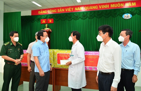Can Gio needs to focus on upgrade of grass-root healthcare system for new normal life ảnh 3