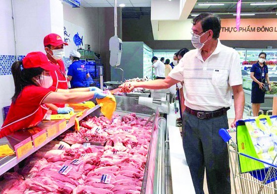 HCMC loosens restriction on activities, services from September 16 ảnh 2