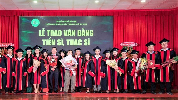 Ministry issues new circular on enrolment and training for master’s degrees ảnh 1