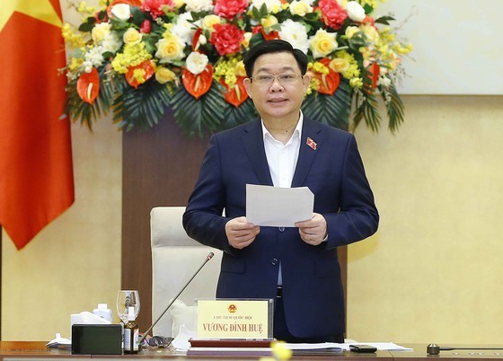 Legislators talk this year’s situation, development plan for 2022 ảnh 1
