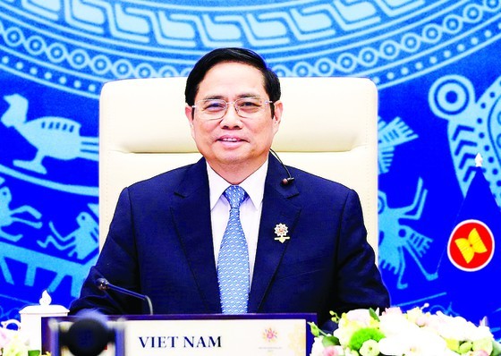 PM calls on ASEAN Plus Three nations to promote strengths in handling crisis ảnh 1